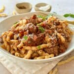 Ragu - En Italiensk gryderet med langtidssimret oksebov eller oksetykkam.