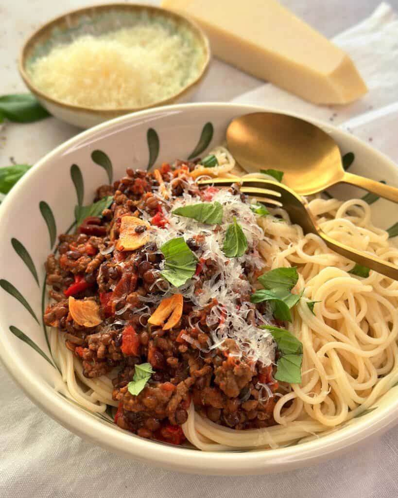 Spaghetti kødsovs med grøntsager