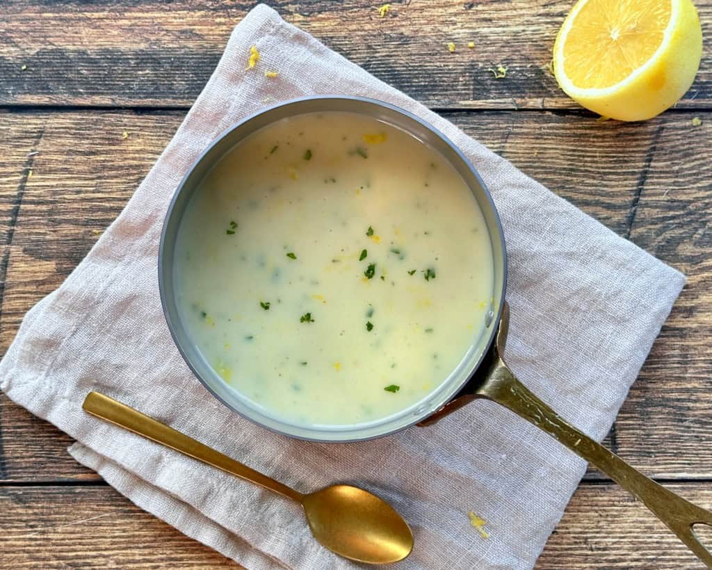 Citronsauce - hjemmelavet sauce med citron til fisk, kylling og pasta.
