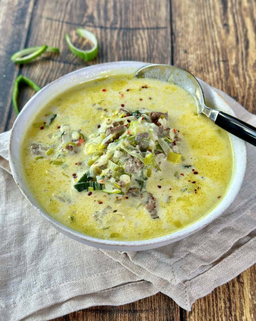 Ostesuppe med hakket oksekød og Pikant- flødeost